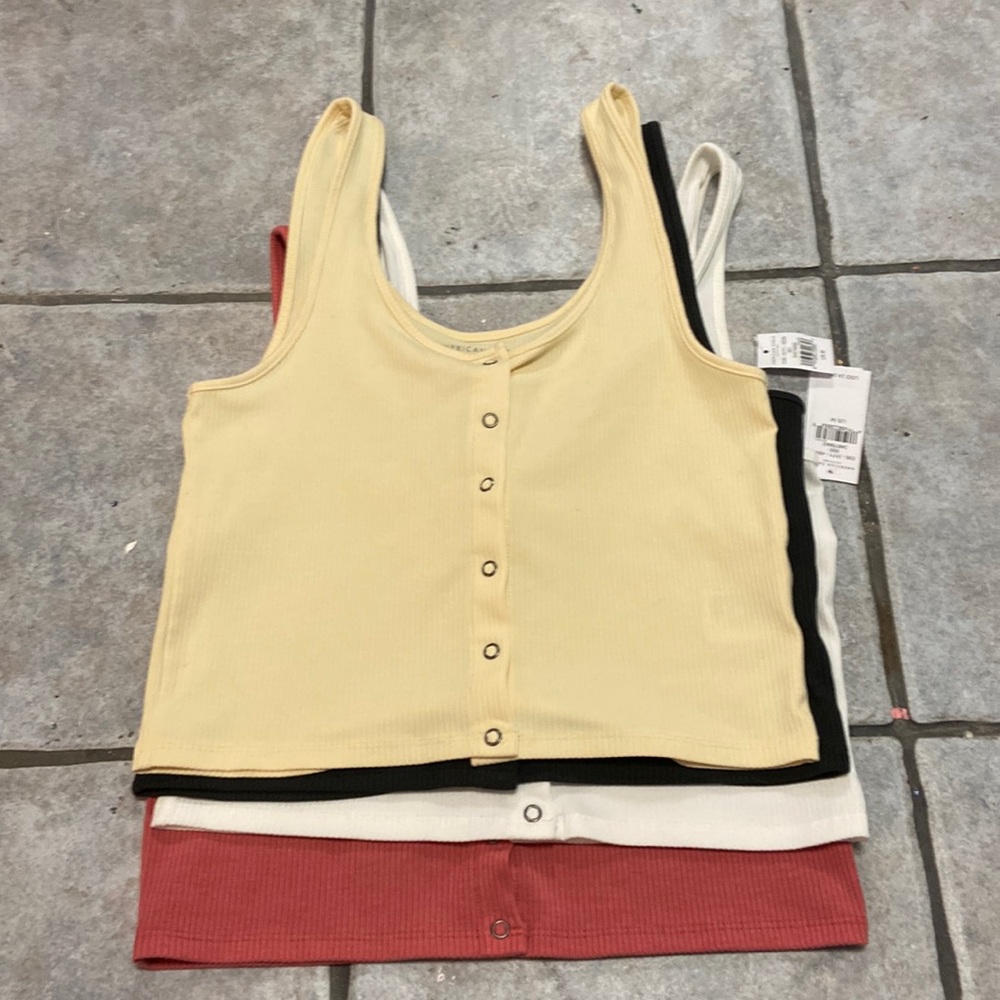 For American Eagle button up tank tops